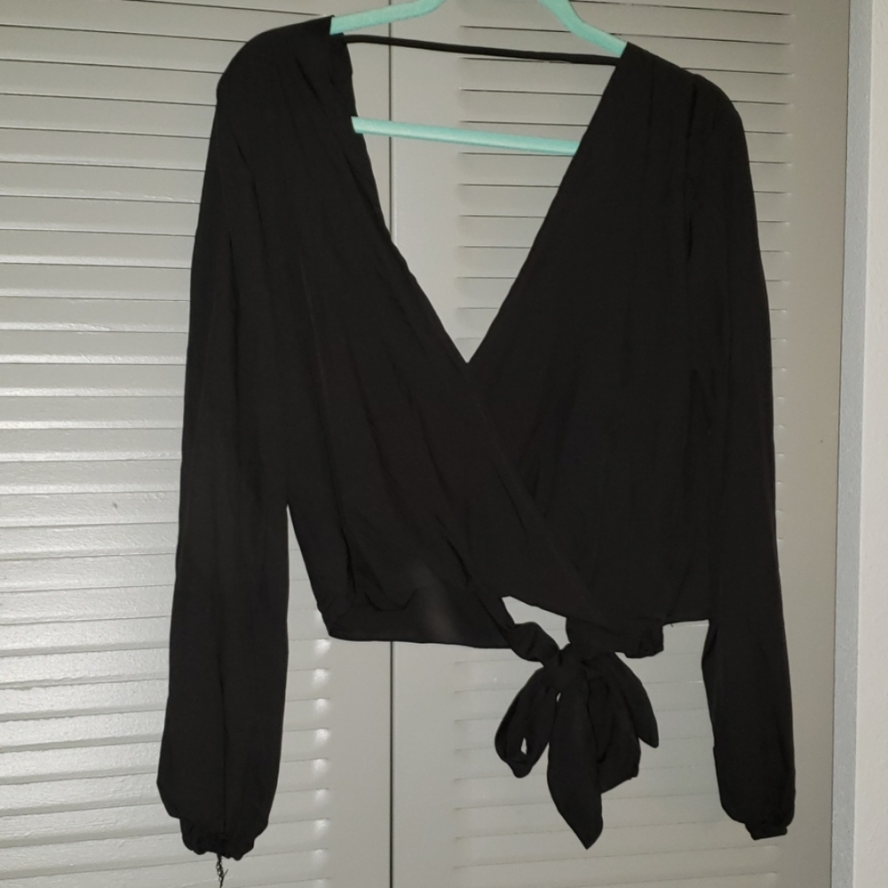 Crop, tie back long sleeve top